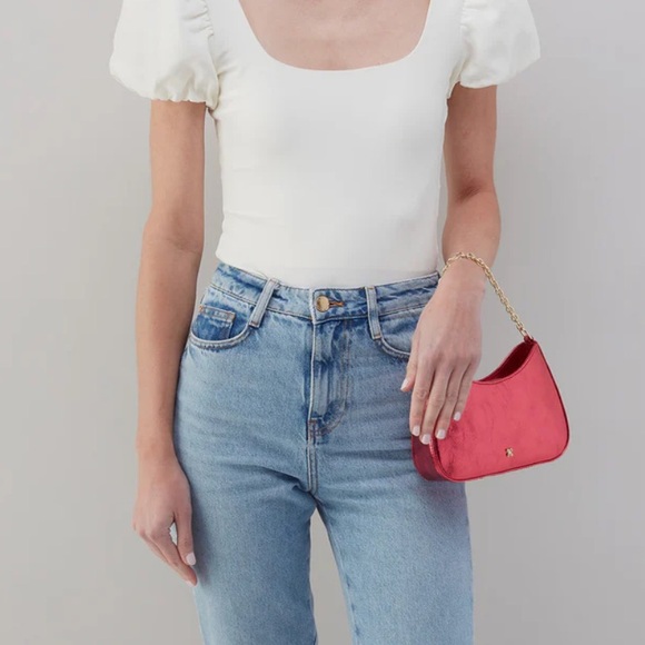 NEW HOBO Rosa Crossbody
Metallic Leather Strawberry Fields - Picture 14 of 14